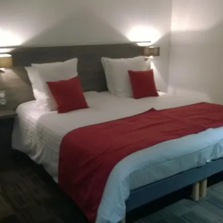 Cour Du Tonnelier فندق